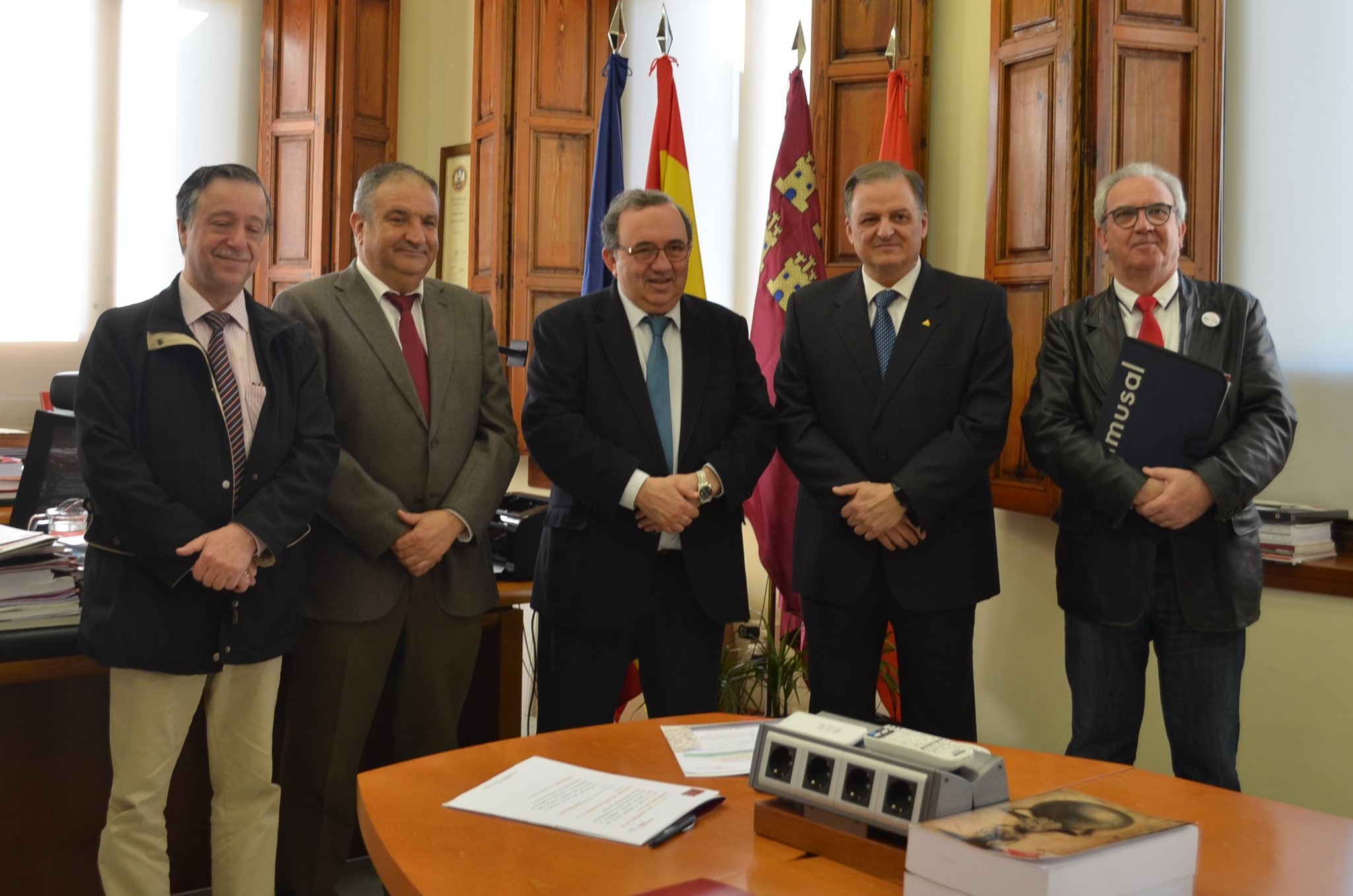 Firma de conveniso entre Amusal y la Universidad de Murcia