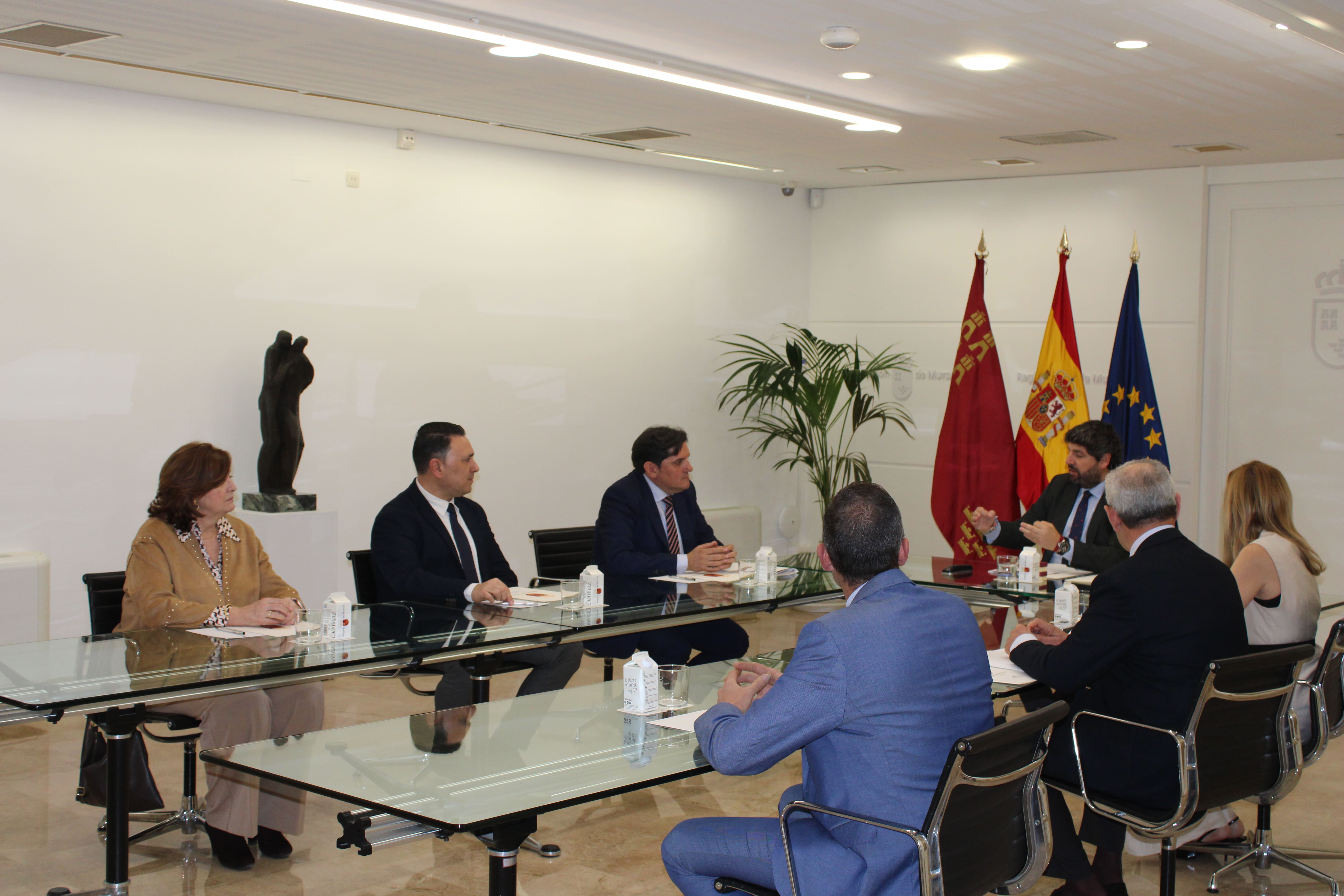 amusal traslada a López Miras las prioridades del modelo de Sociedad Laboral