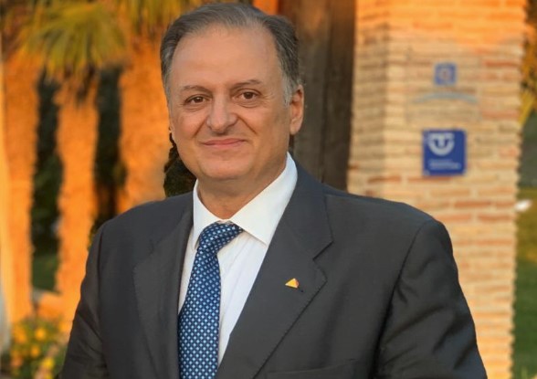 foto presidente amusal